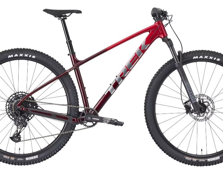 Trek Marlin 7 gen 3 2026 Fury Red_Lithium Grey Fade.jpg